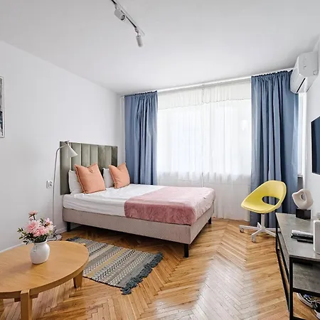 Oasis 2 In Center Downtown Warsaw